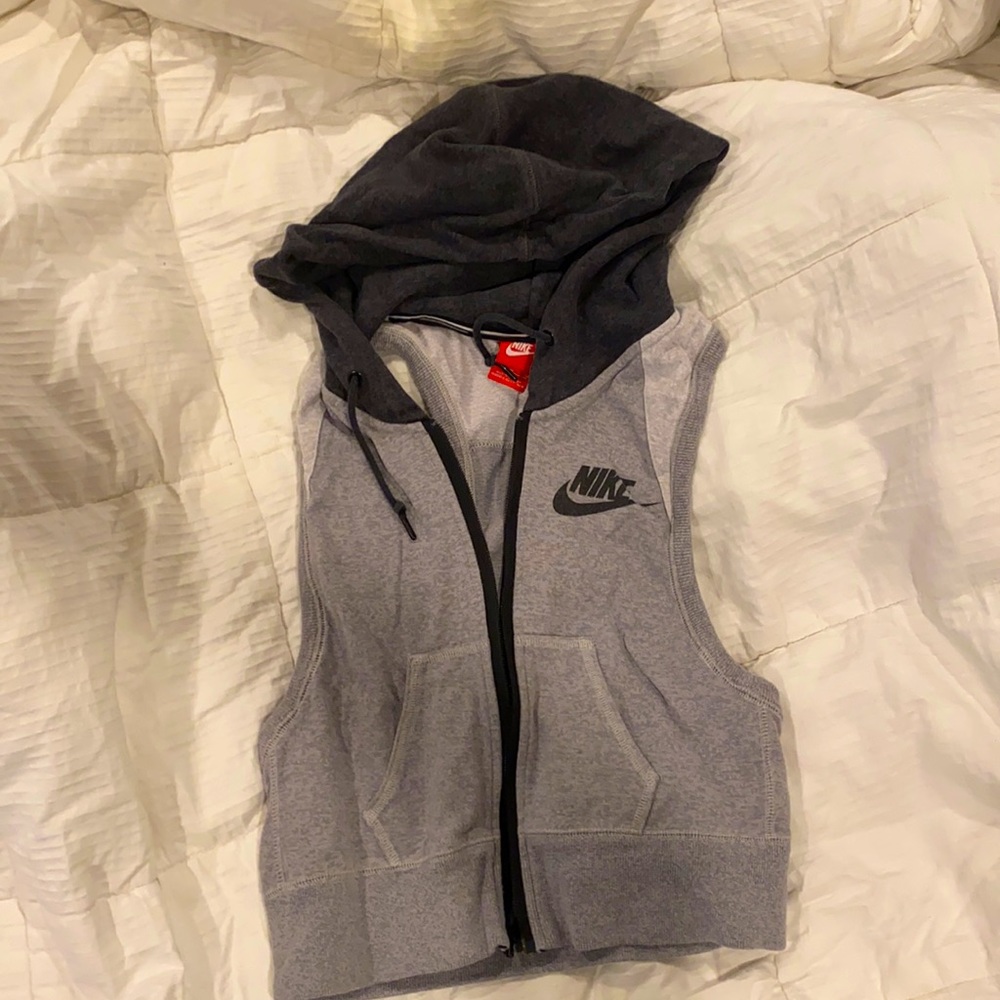 Cute Nike vest with hood